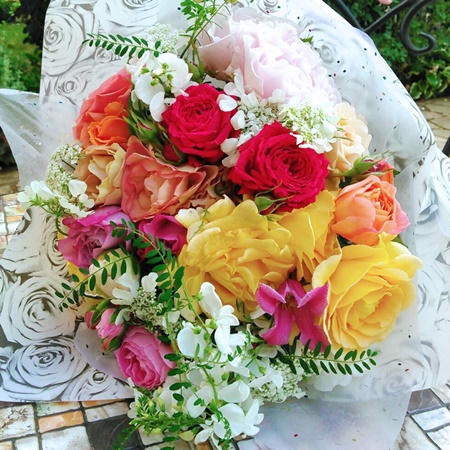 海浜幕張店の花：誕生日、贈呈の花束や退職の花束イメージ